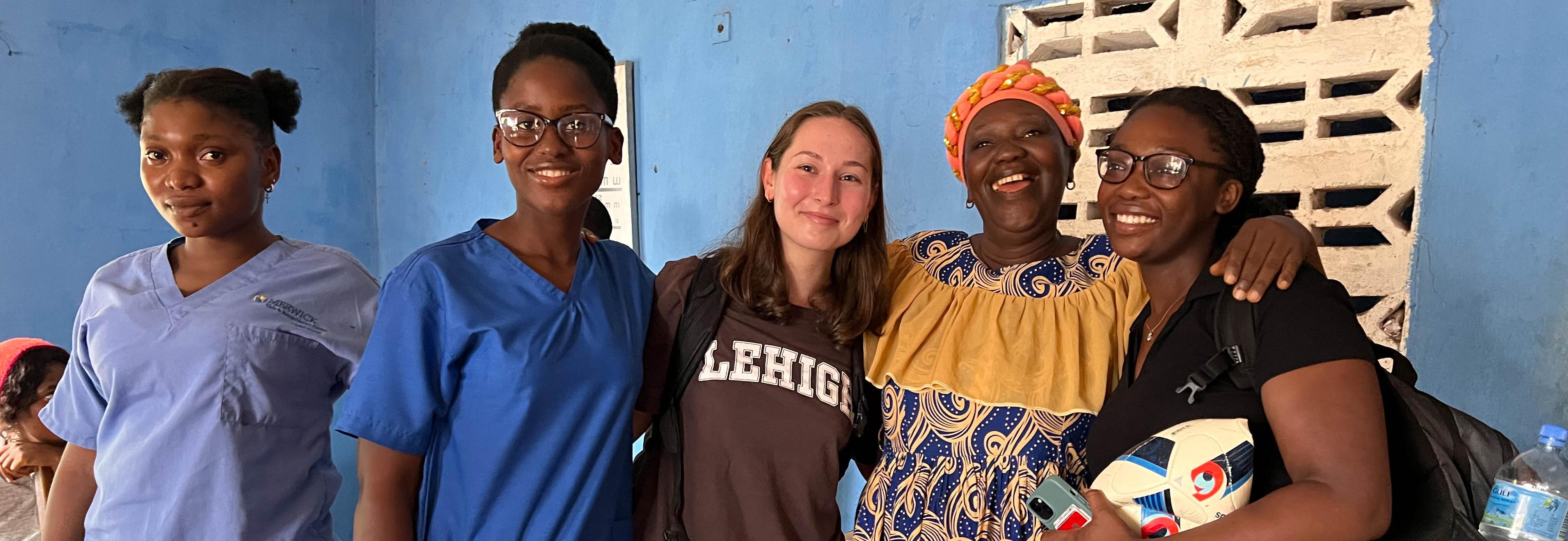 Image of Lehigh Students with Mothers of Sierra Leone 2023